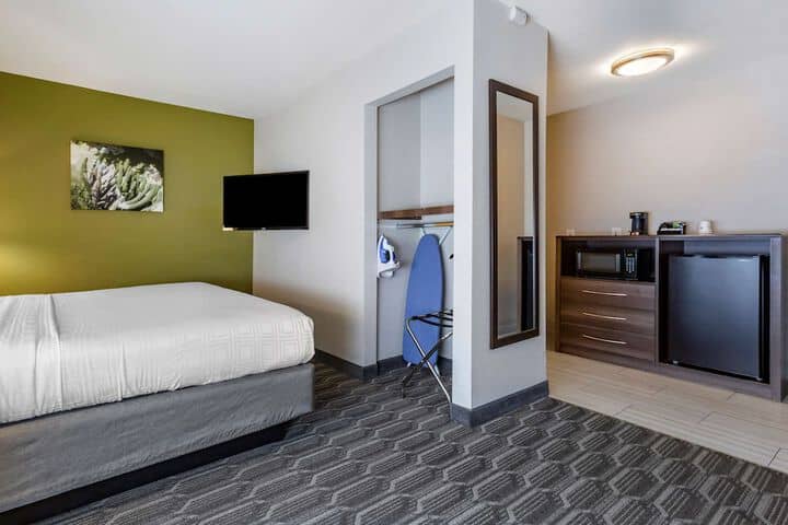 Room 9 of 41