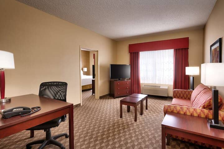 Room 16 of 37