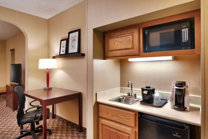 Room 6 of 37