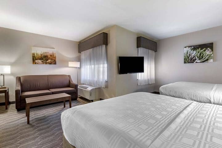 Room 10 of 41