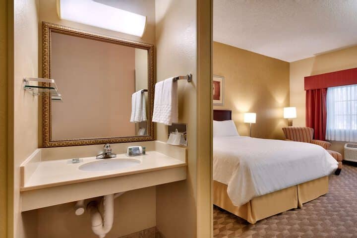 Room 14 of 37