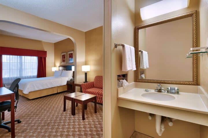 Room 15 of 37